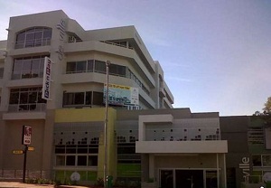 Deville Shopping Center in South Africa installs solar panels on rooftop