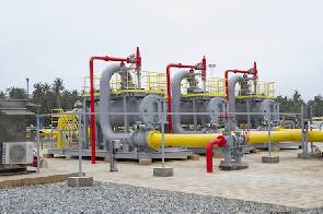 Gas supply faces further delay as oil output falls